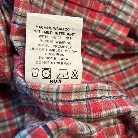 COLUMBIA SPORTSWEAR COMPANY Sleeveless Shirt - Picture 6 of 6